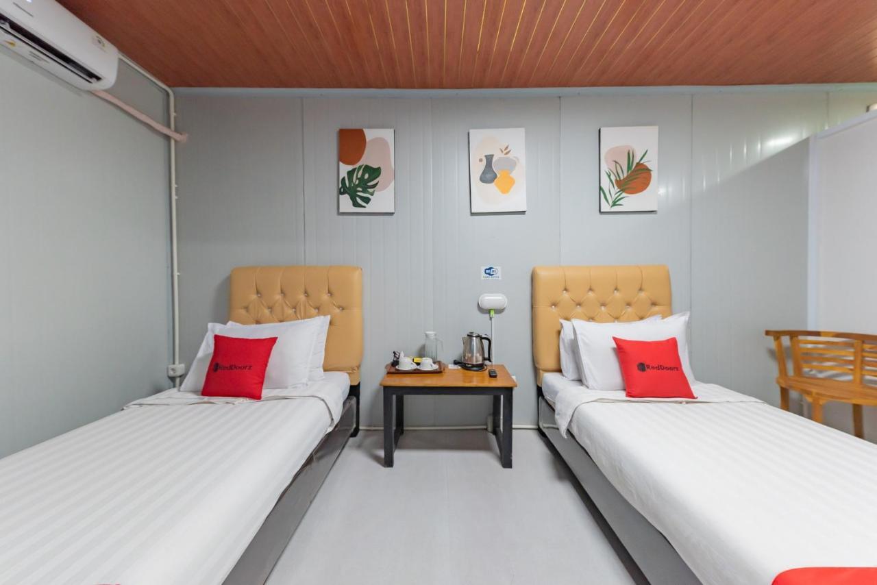 Hotel Reddoorz Container @ Teras Cimanuk Garut Extérieur photo